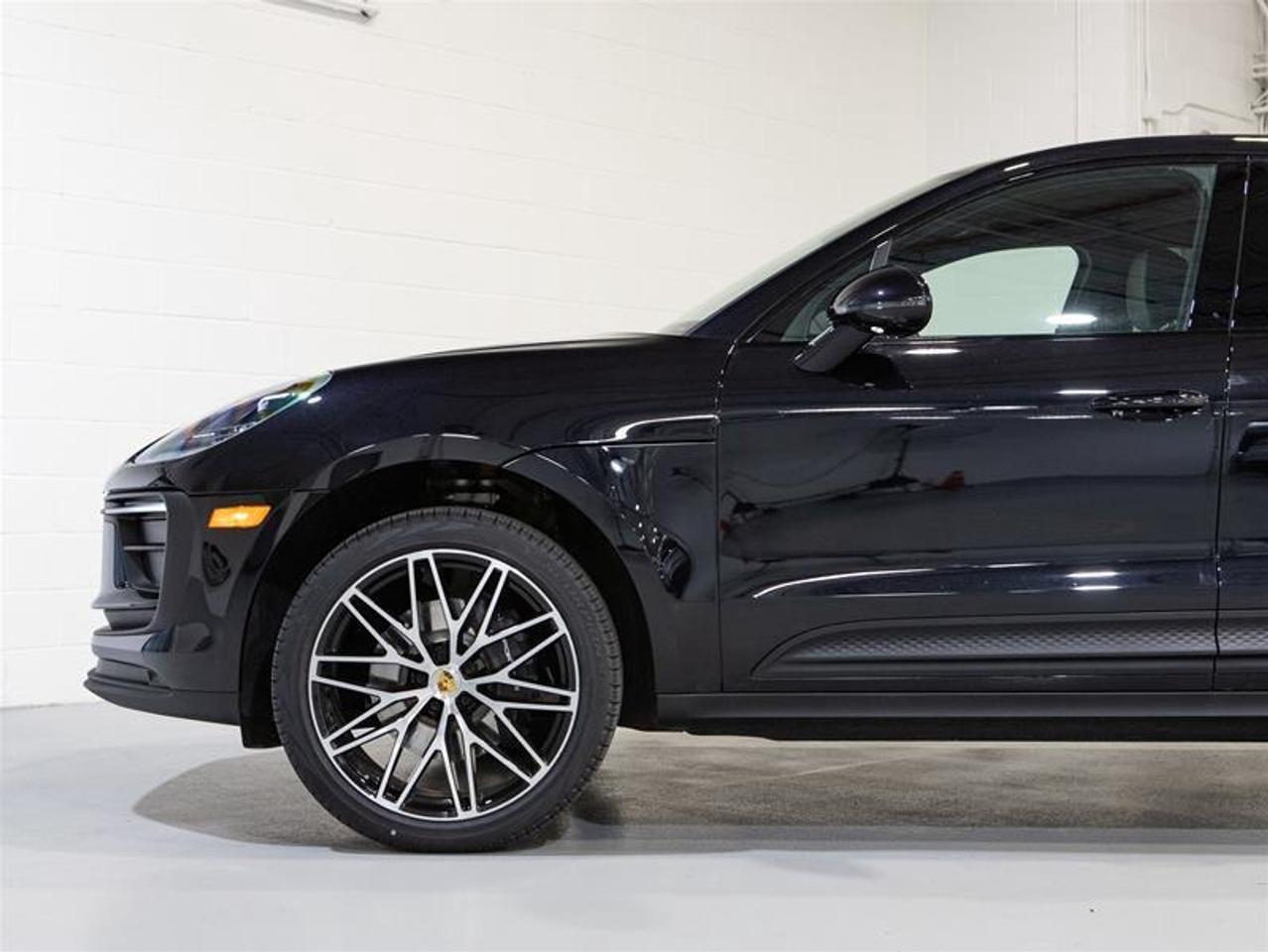 2026 Porsche Macan AWD Photo