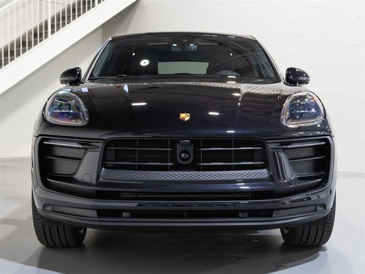 2026 Porsche Macan AWD Photo