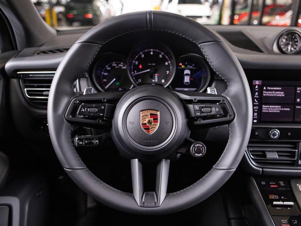 2026 Porsche Macan AWD Photo