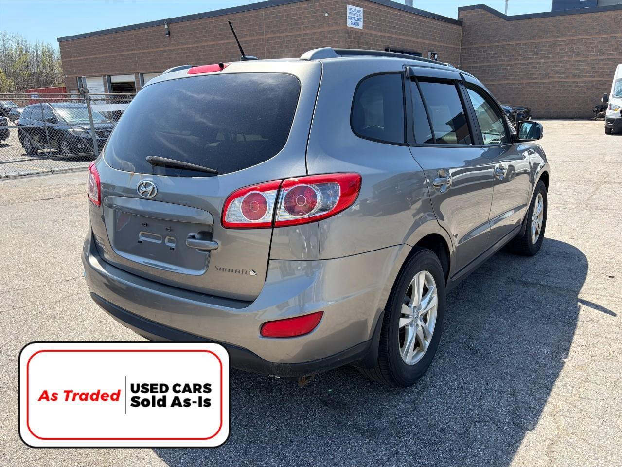 2011 Hyundai Santa Fe GL 2.4 Premium (A6) Front-Wheel Drive Photo