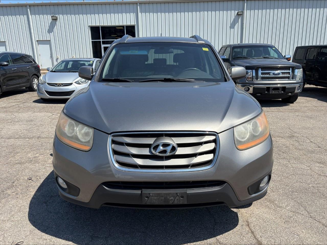 2011 Hyundai Santa Fe GL 2.4 Premium (A6) Front-Wheel Drive Photo
