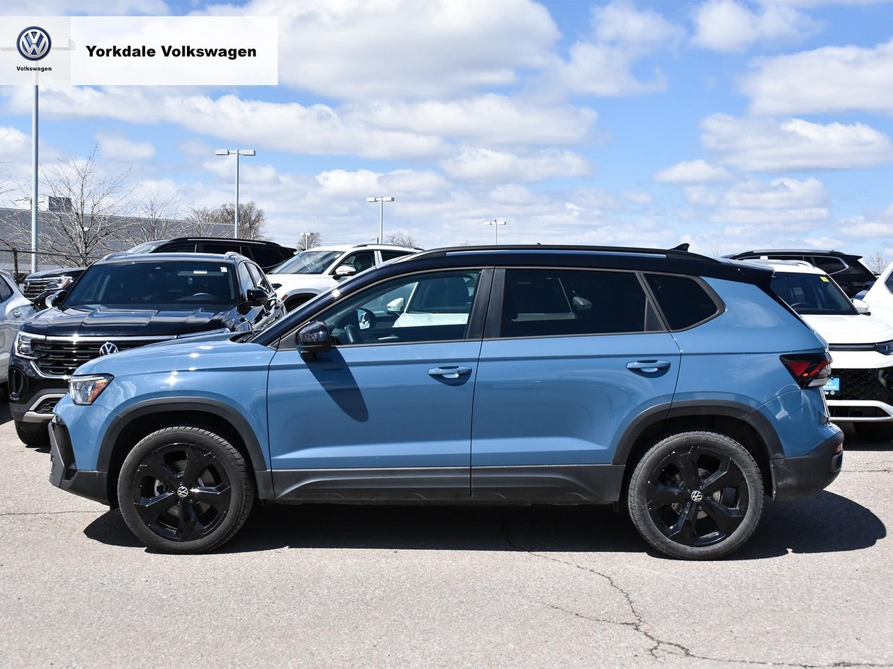 2025 Volkswagen Taos BLACK EDITION Photo