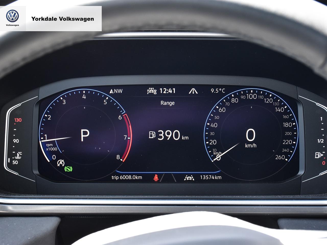 2025 Volkswagen Taos BLACK EDITION Photo