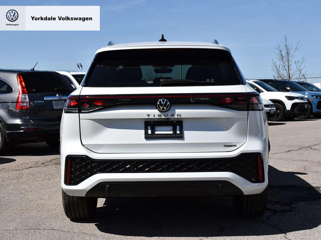 2025 Volkswagen Tiguan 4Motion Photo