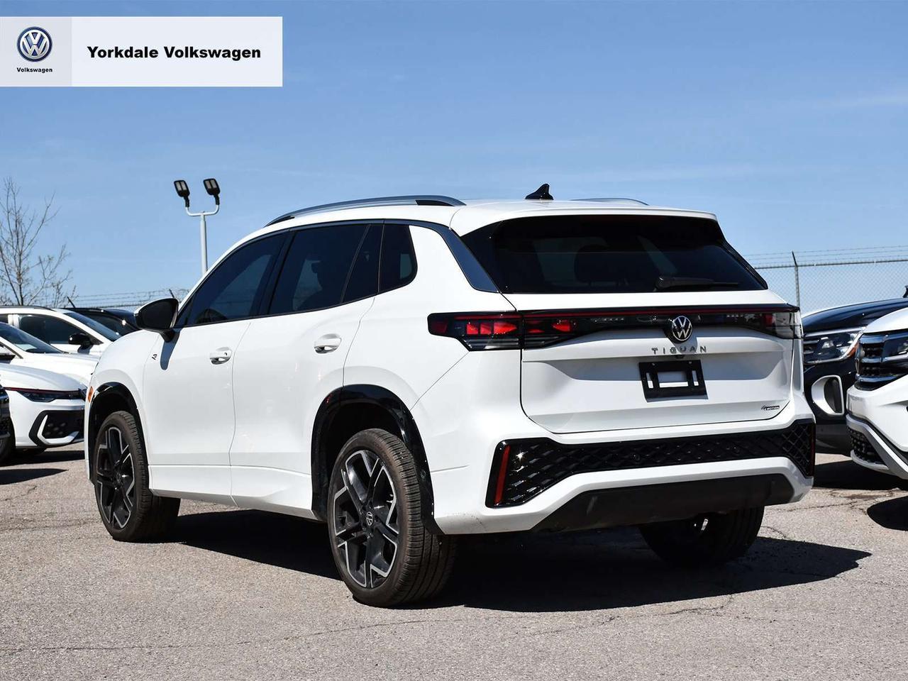 2025 Volkswagen Tiguan 4Motion Photo