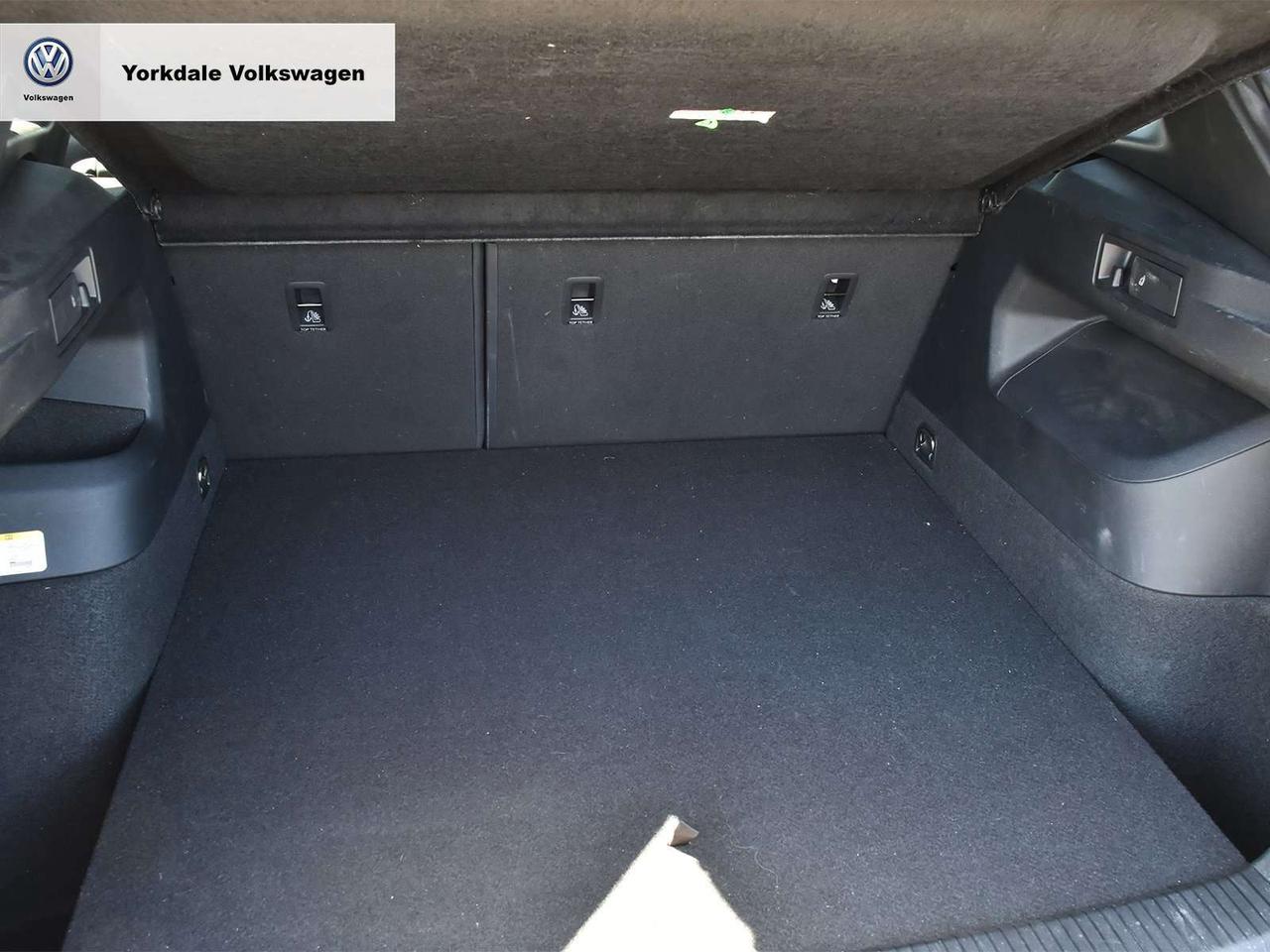 2025 Volkswagen Tiguan 4Motion Photo
