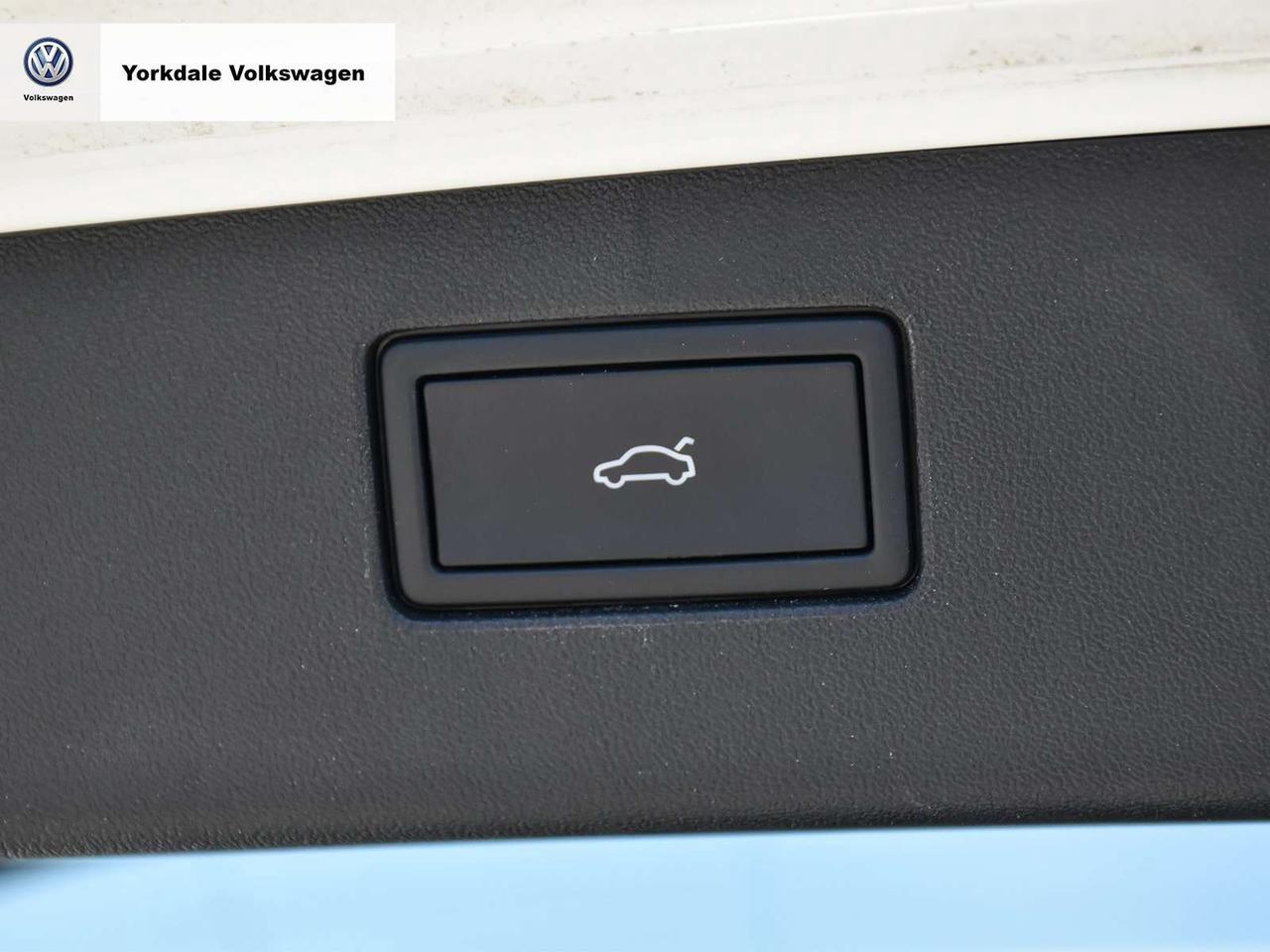 2025 Volkswagen Tiguan 4Motion Photo