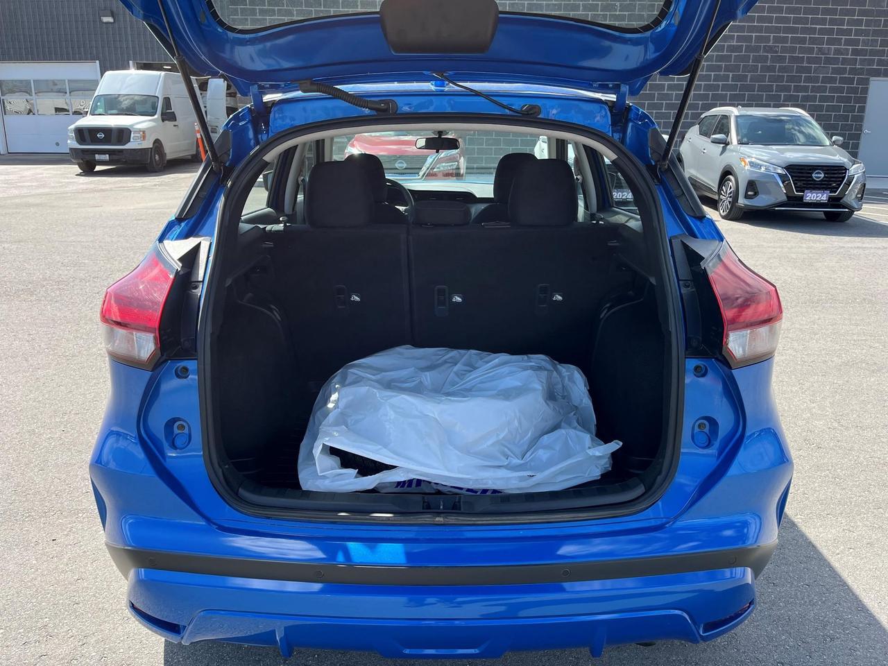 2025 Nissan Kicks Play SV 4dr Front-Wheel Drive Photo