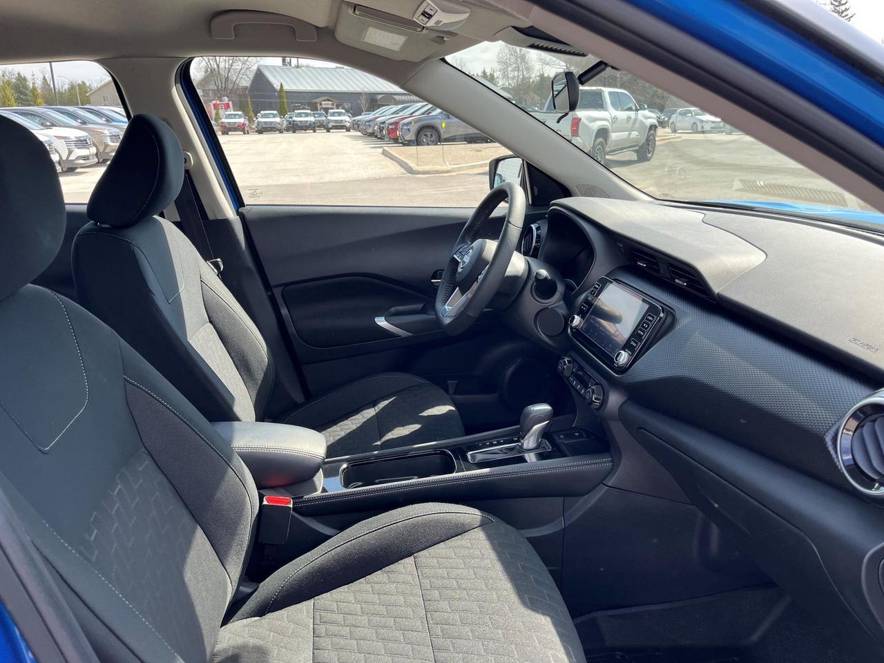 2025 Nissan Kicks Play SV 4dr Front-Wheel Drive Photo