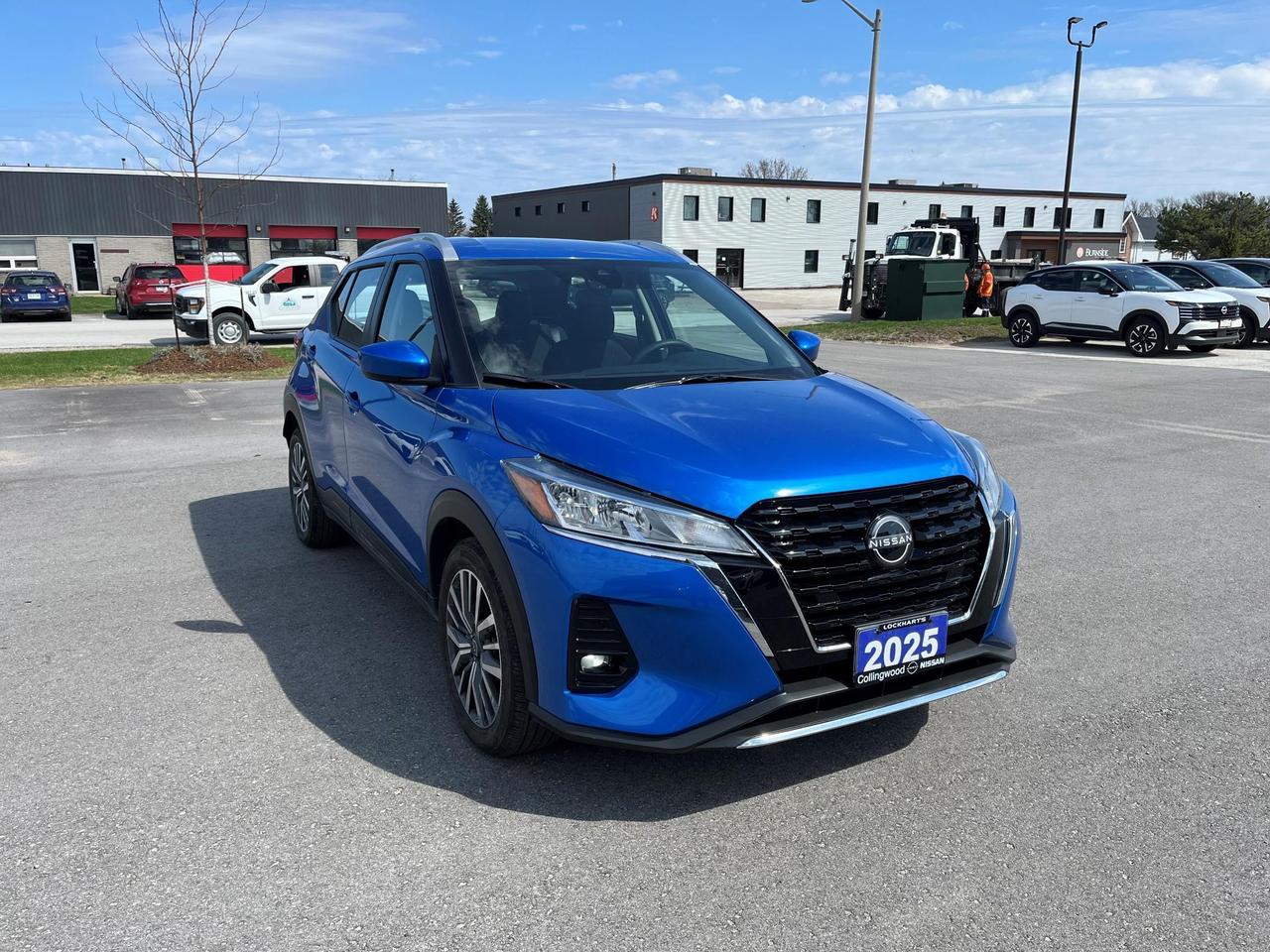 2025 Nissan Kicks Play SV 4dr Front-Wheel Drive Photo0
