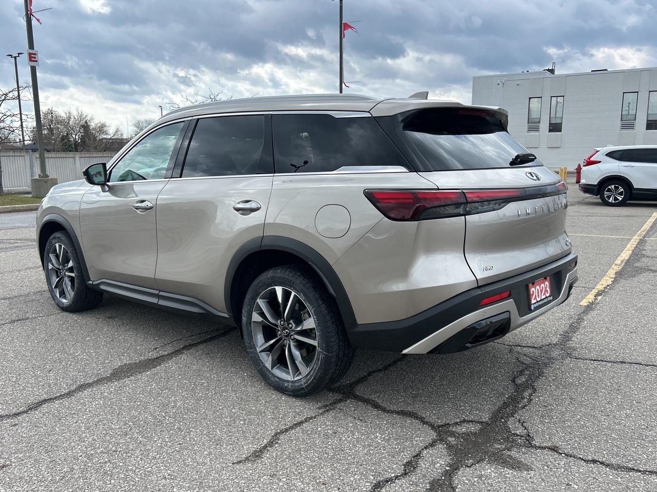2023 Infiniti QX60 LUXE AWD Leather Wireless Charging Pano Roof Photo