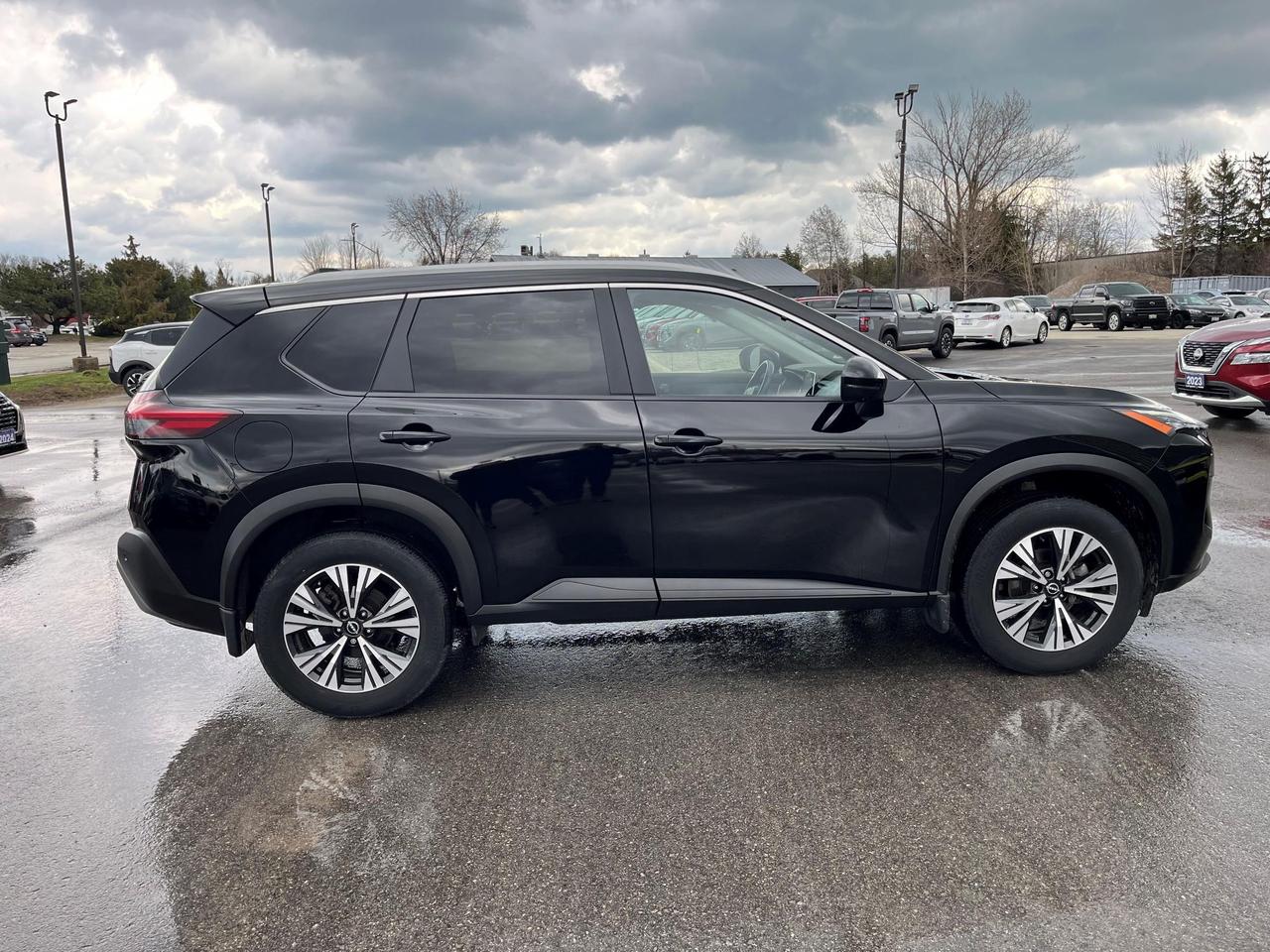 2023 Nissan Rogue SV AWD Photo