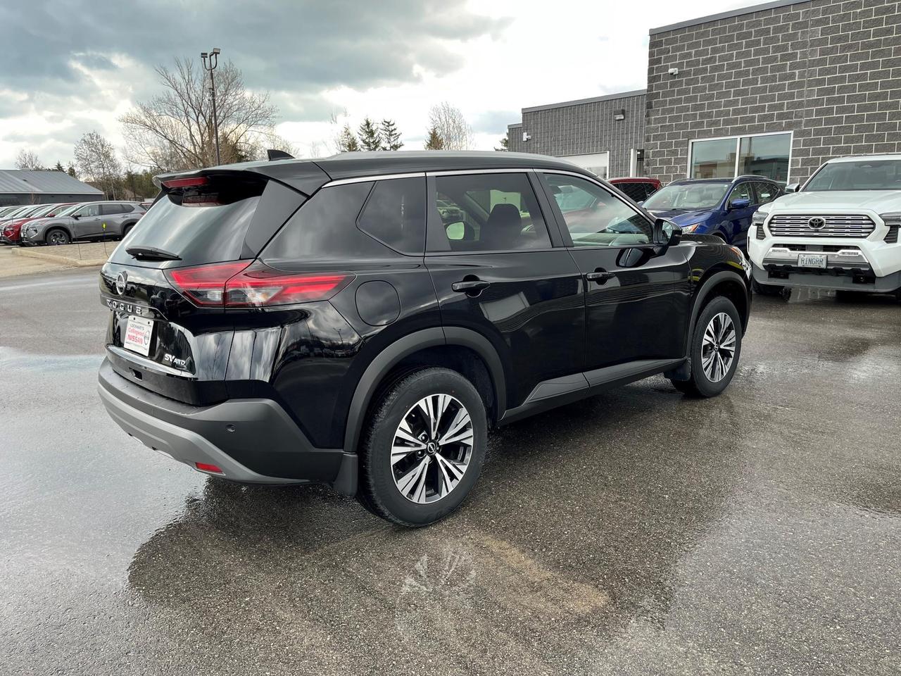 2023 Nissan Rogue SV AWD Photo