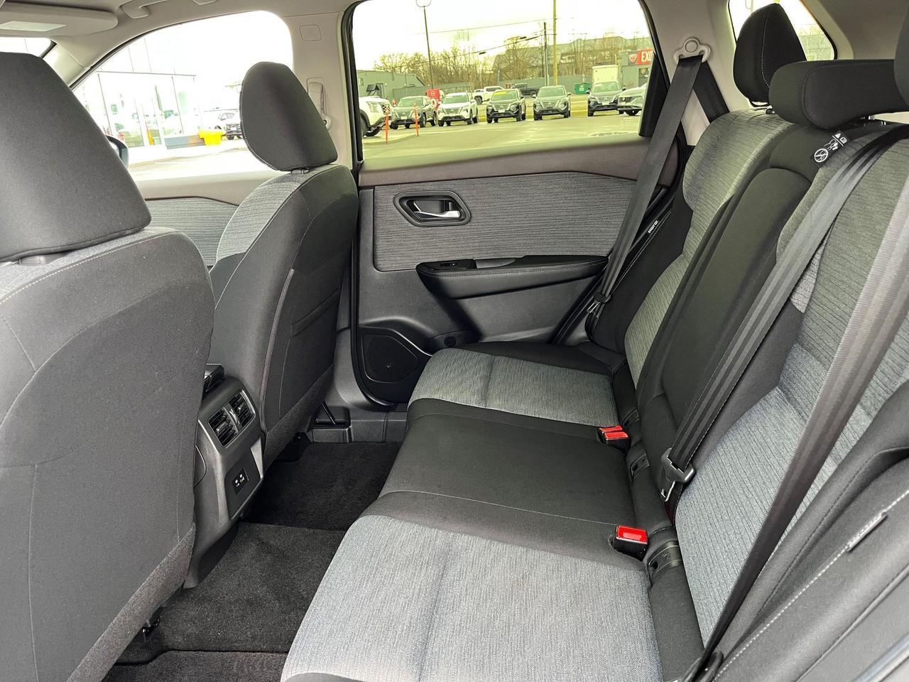 2023 Nissan Rogue SV AWD Photo