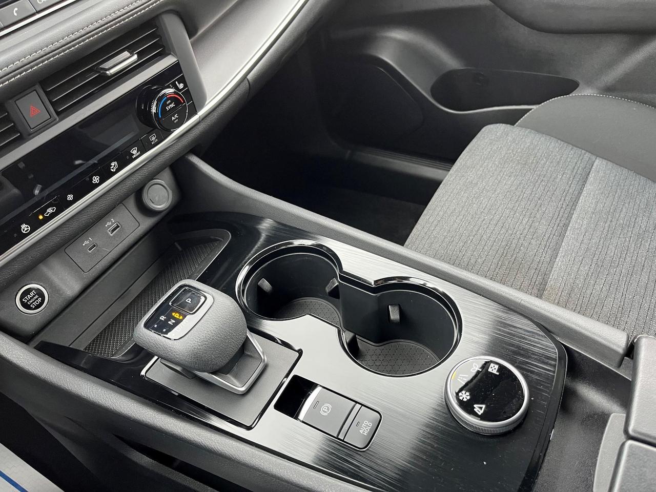 2023 Nissan Rogue SV AWD Photo