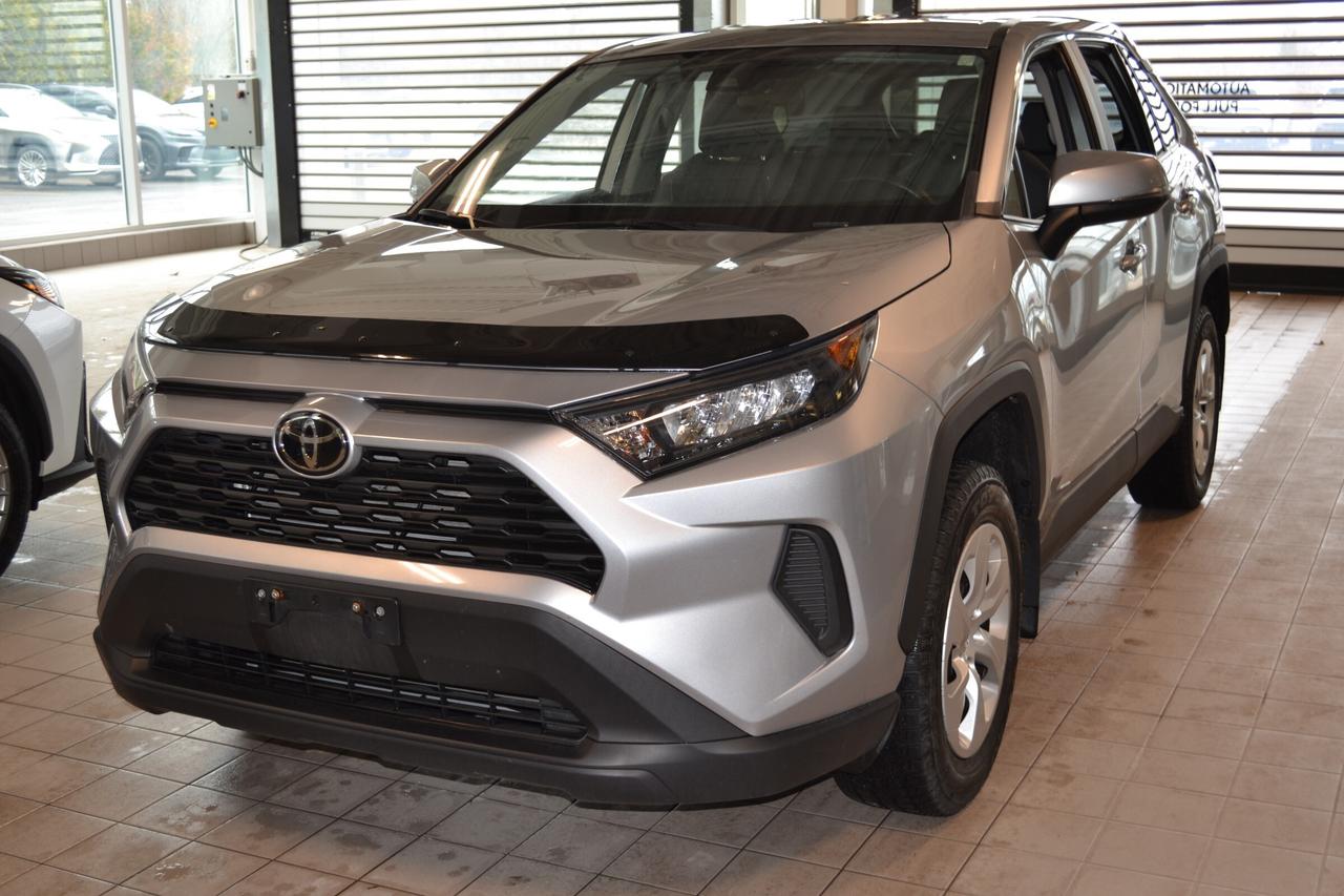 2023 Toyota RAV4 LE Photo0