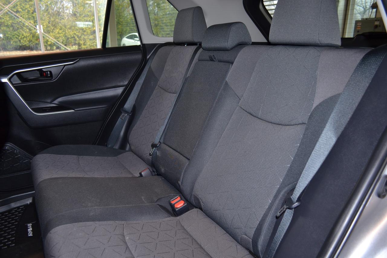 2023 Toyota RAV4 LE Photo