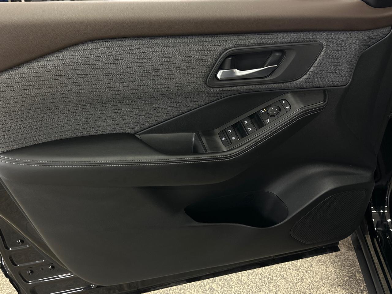 2023 Nissan Rogue SV Moonroof 4dr All-Wheel Drive Sport Utility Photo