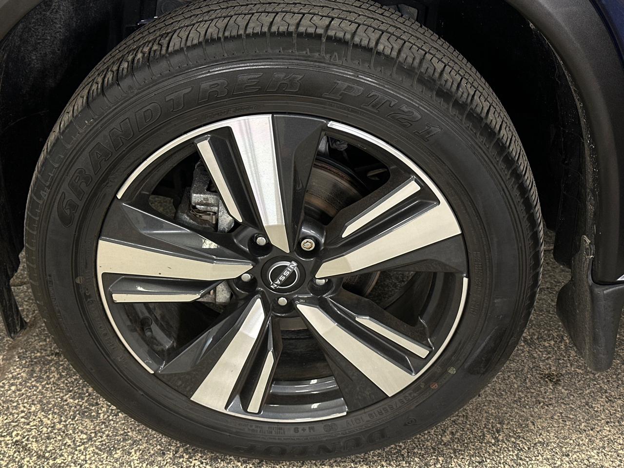 2024 Nissan Rogue SV Moonroof 4dr All-Wheel Drive Sport Utility Photo