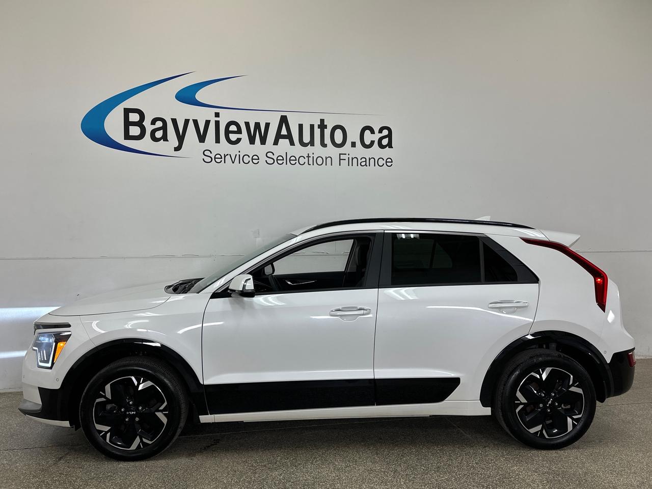 2025 Kia Niro EV Wave w/Snow White Pearl & Grey Exterior 4dr Front-Wheel Drive Sport Utility Photo