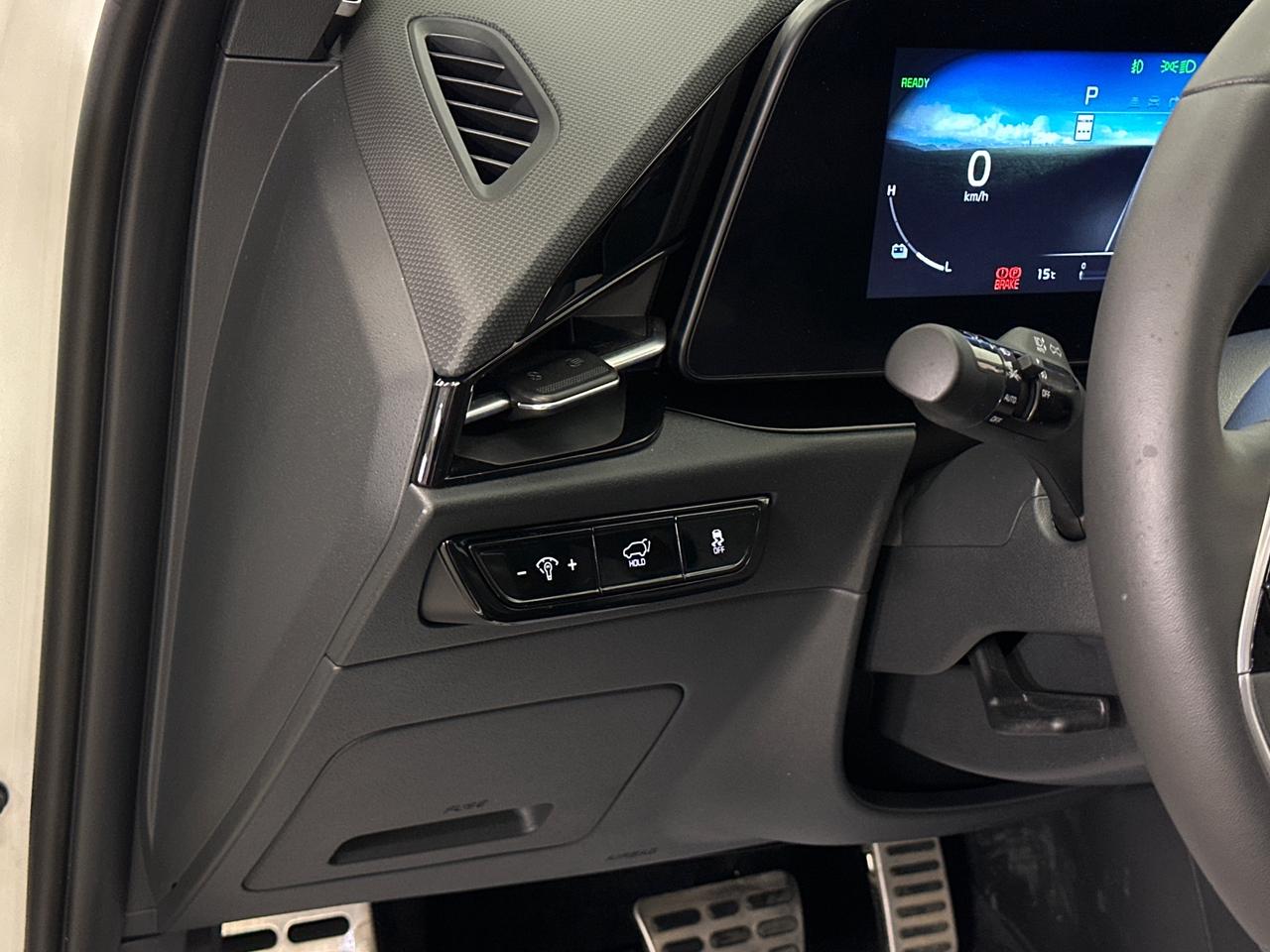 2025 Kia Niro EV Wave w/Snow White Pearl & Grey Exterior 4dr Front-Wheel Drive Sport Utility Photo