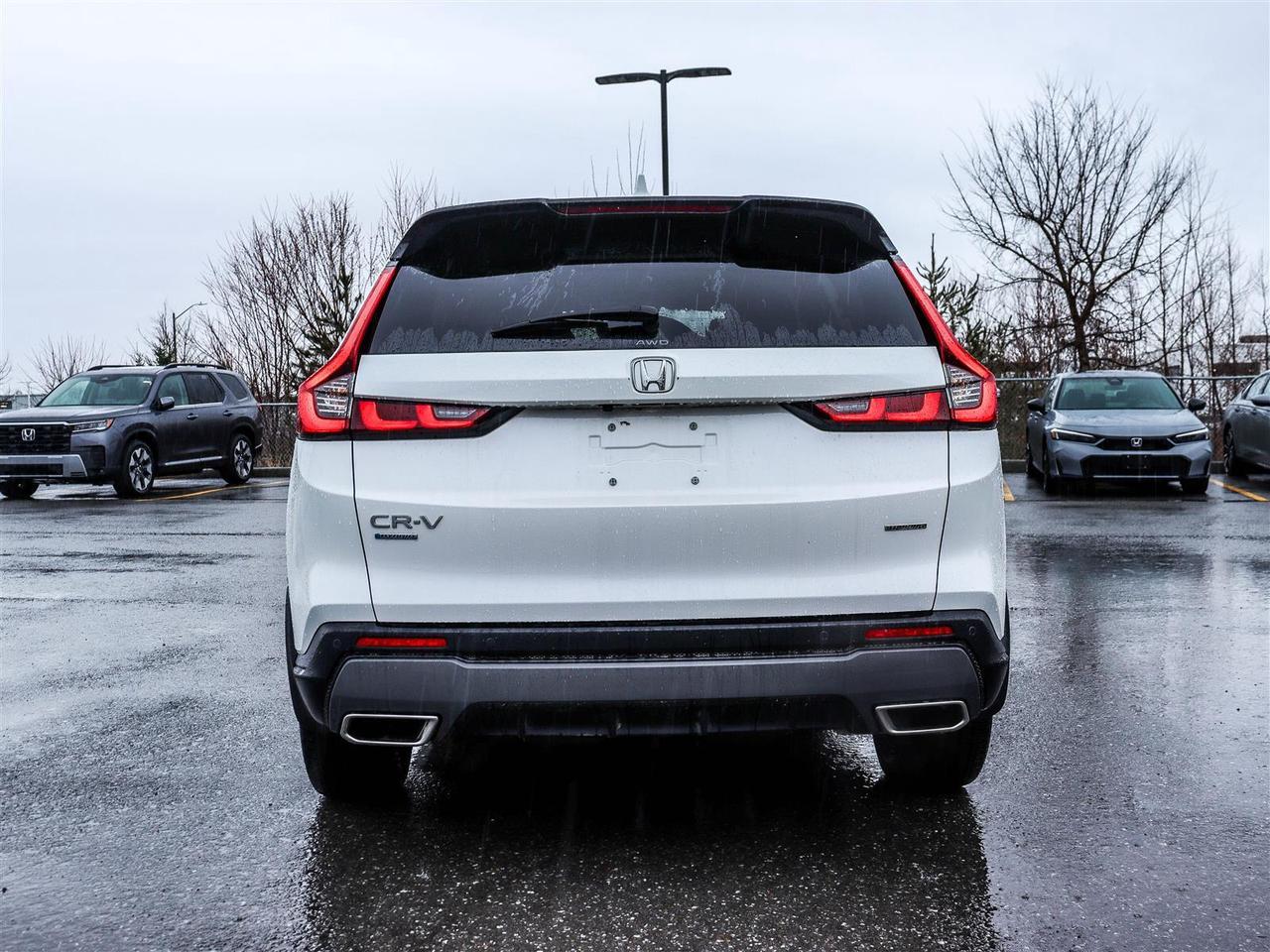 2024 Honda CR-V Hybrid Touring 4dr All-Wheel Drive Photo3