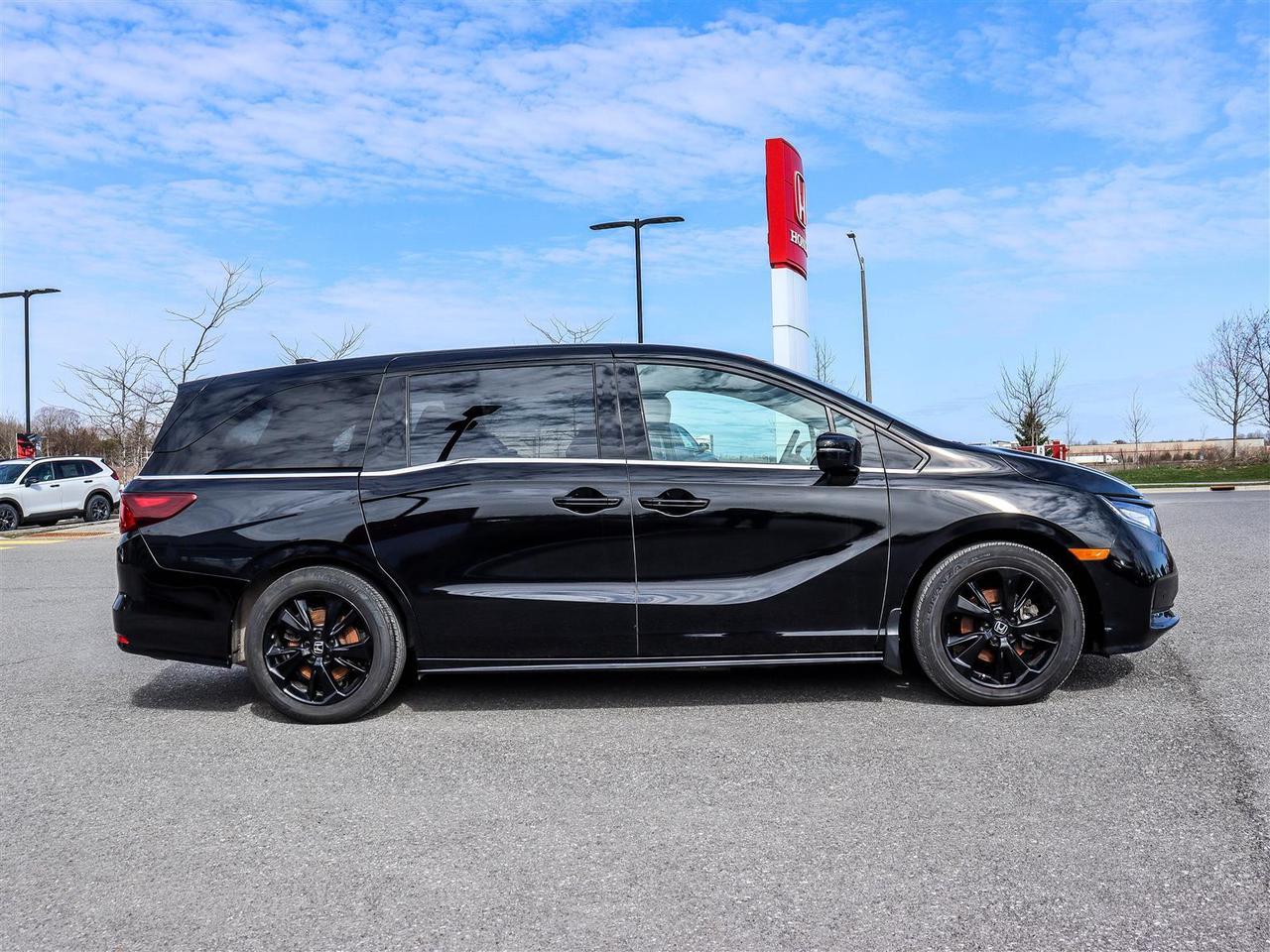 2023 Honda Odyssey Black Edition Passenger Van Photo