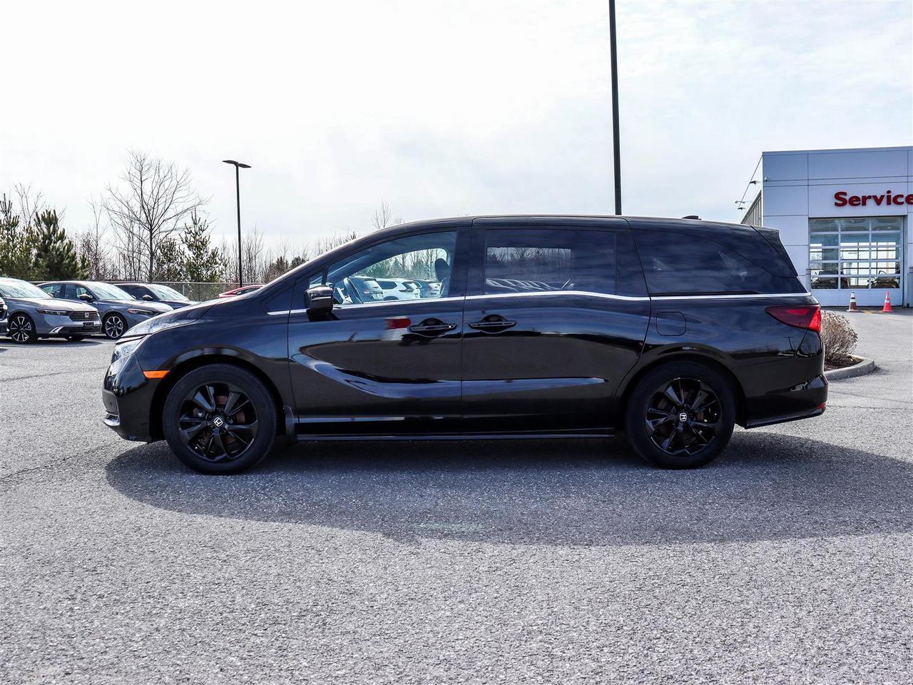 2023 Honda Odyssey Black Edition Passenger Van Photo4