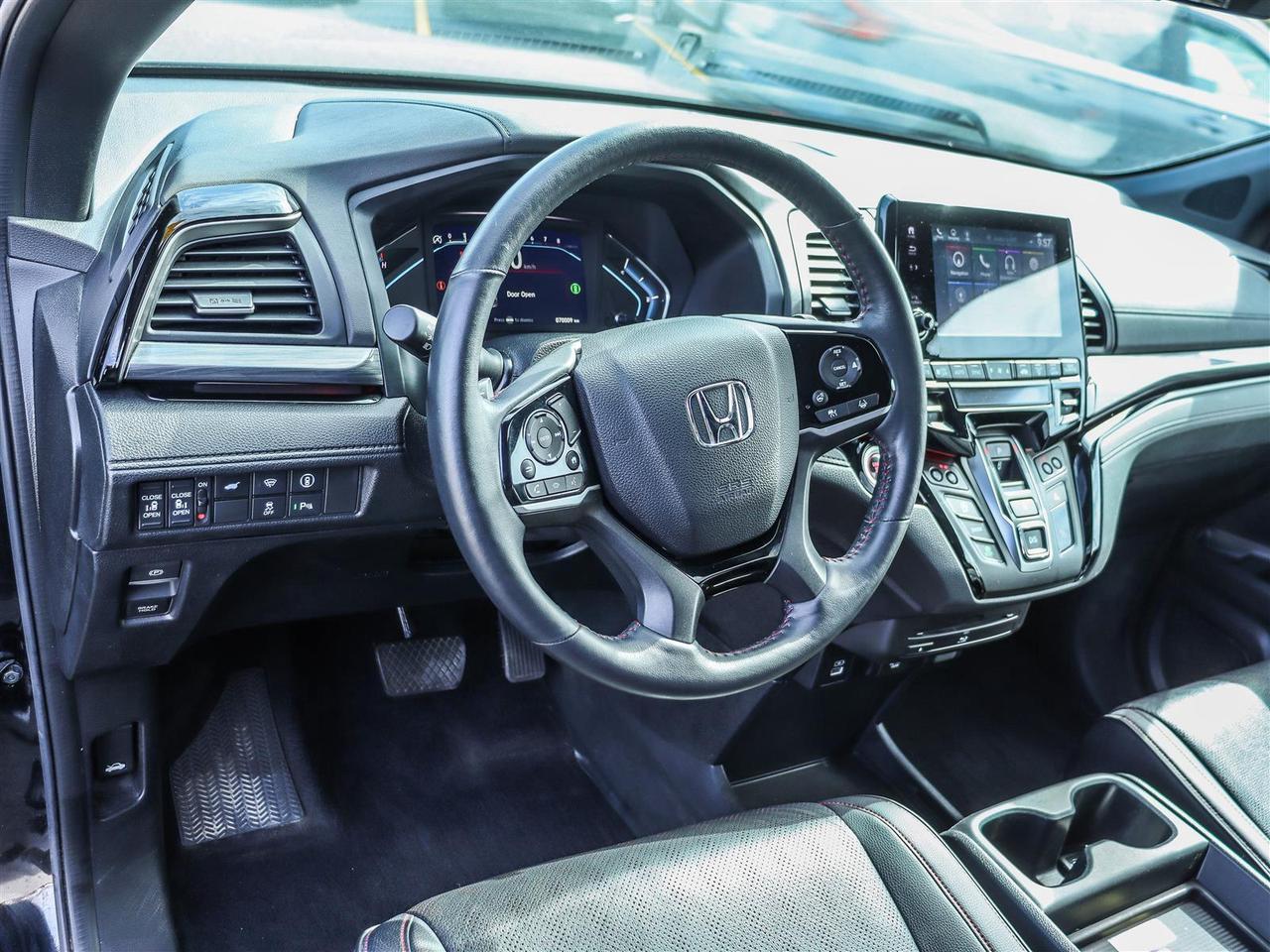 2023 Honda Odyssey Black Edition Passenger Van Photo