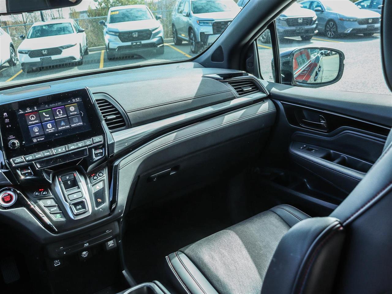 2023 Honda Odyssey Black Edition Passenger Van Photo