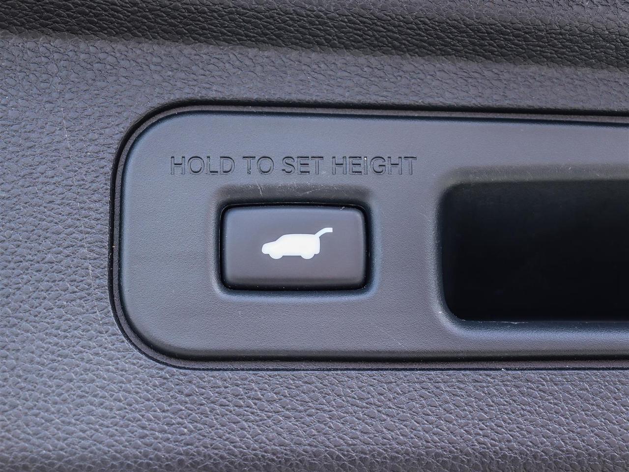2023 Honda Odyssey Black Edition Passenger Van Photo