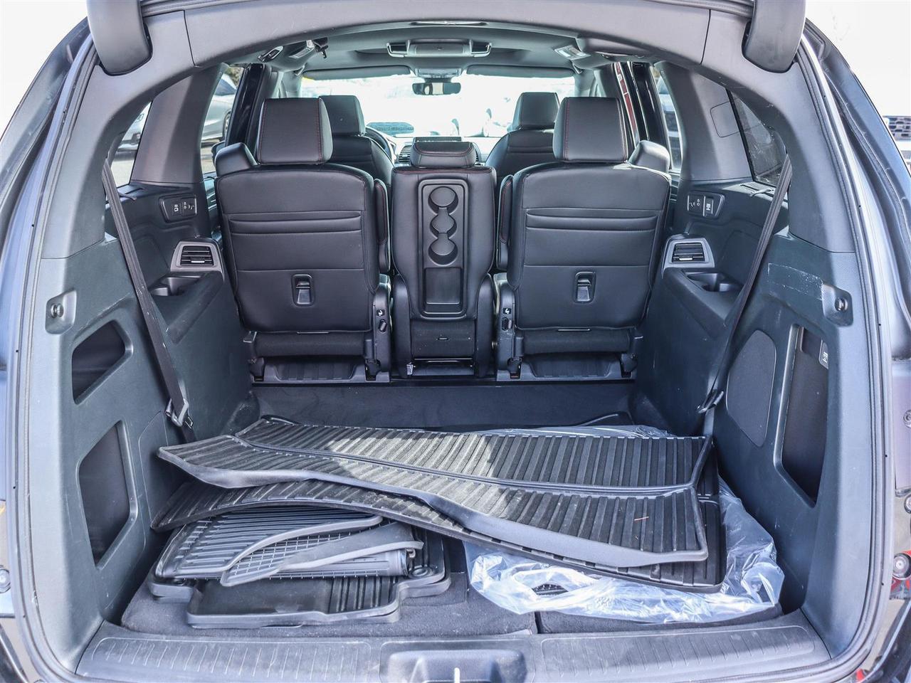 2023 Honda Odyssey Black Edition Passenger Van Photo