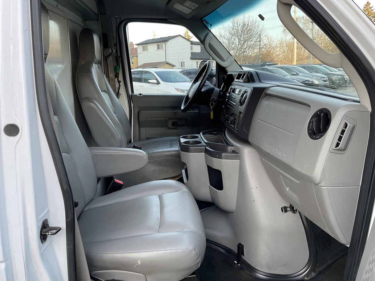 2017 Ford Econoline E450 - COMMERCIAL CUTAWAY CUBE VAN! DRW! AC! RAMP! Photo