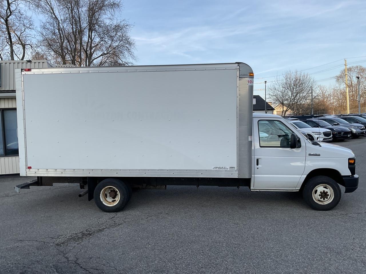 2017 Ford Econoline E450 - COMMERCIAL CUTAWAY CUBE VAN! DRW! AC! RAMP! Photo