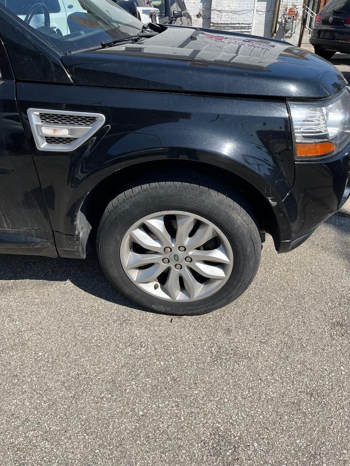 2013 Land Rover LR2 AWD 4dr Photo