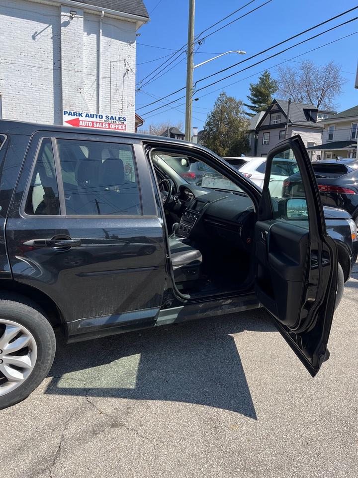 2013 Land Rover LR2 AWD 4dr Photo