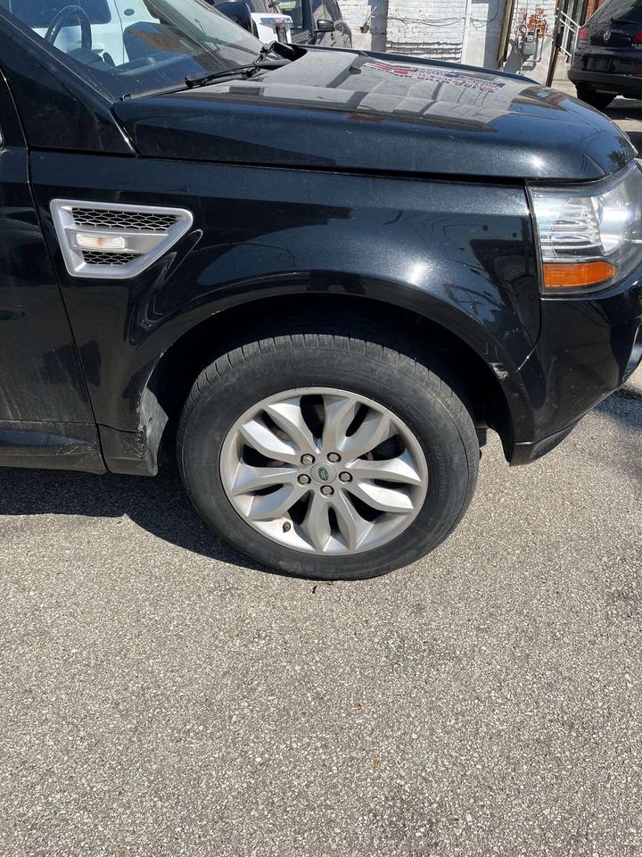 2013 Land Rover LR2 AWD 4dr Photo5