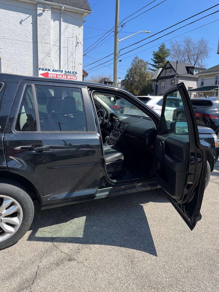 2013 Land Rover LR2 AWD 4dr Photo