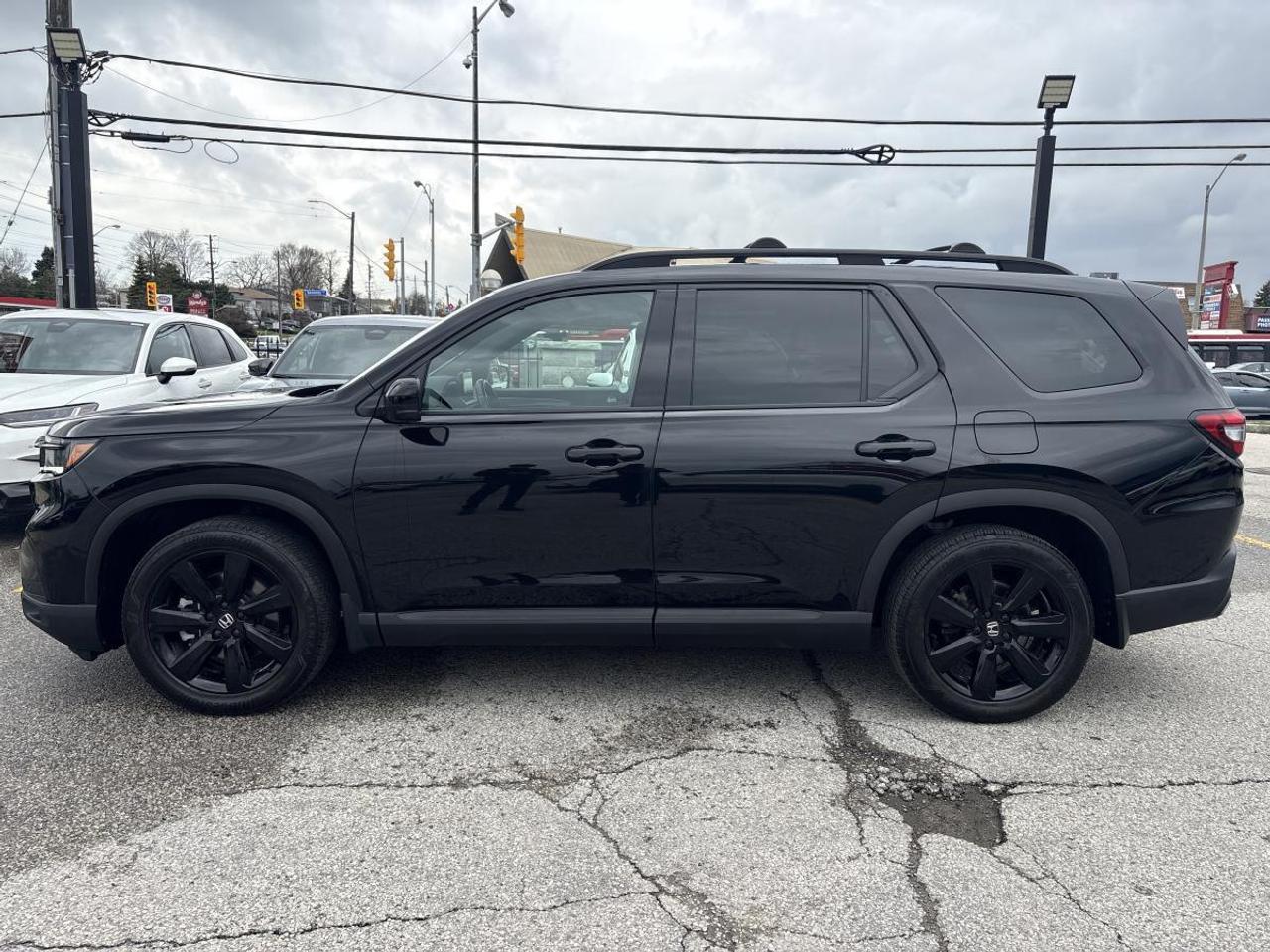 2024 Honda Pilot Black Edition Honda Certified 7YR/160K Warranty Photo4
