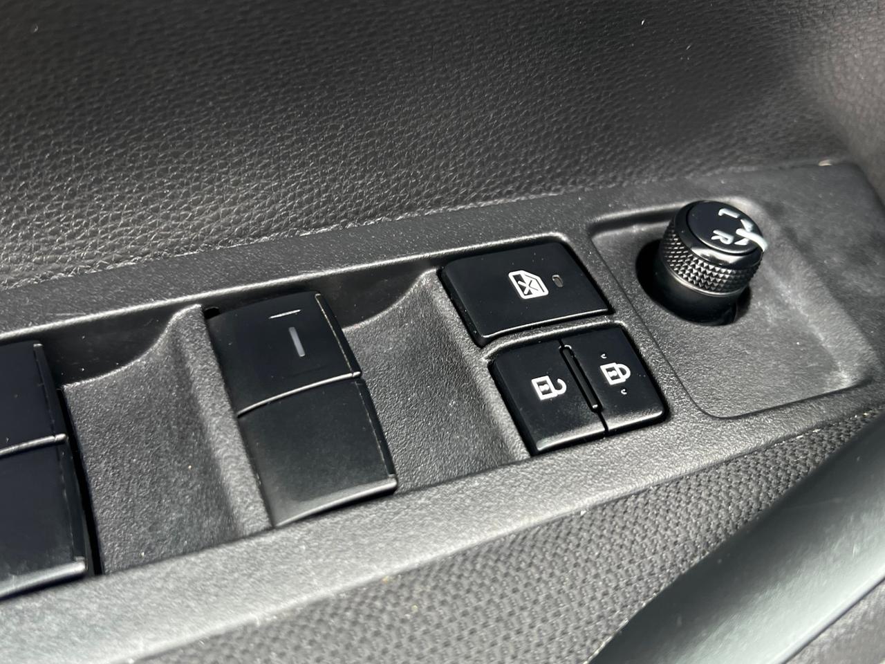 2020 Toyota Corolla LE Photo