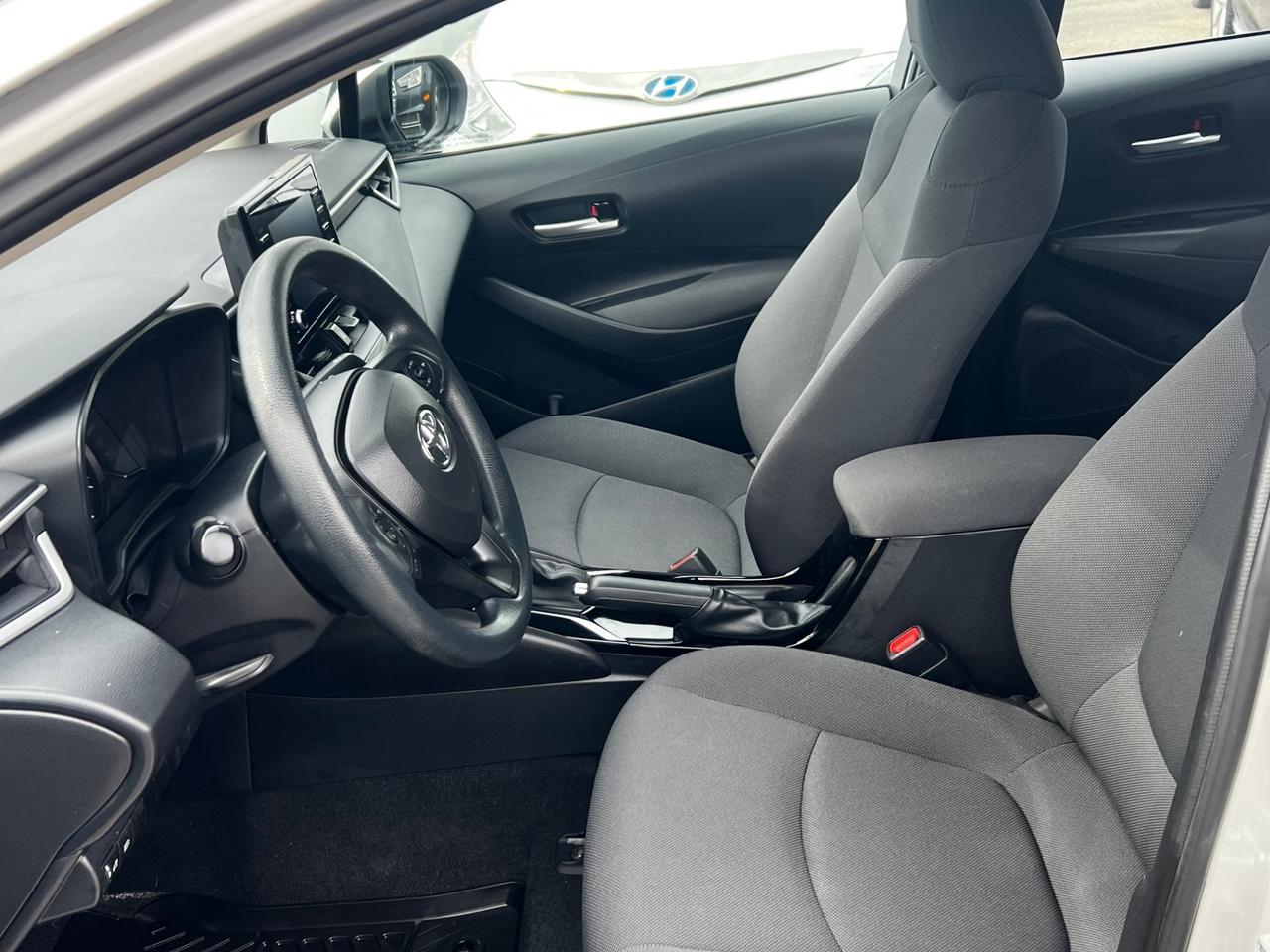 2020 Toyota Corolla LE Photo