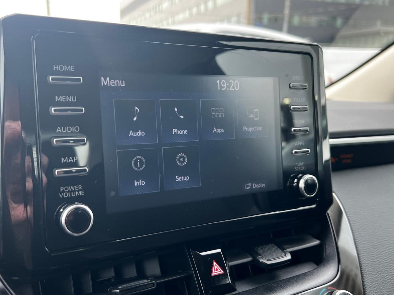 2020 Toyota Corolla LE Photo