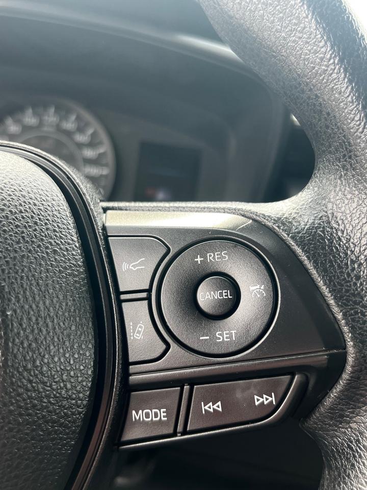 2020 Toyota Corolla LE Photo