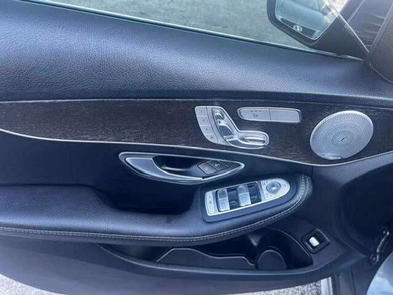 2019 Mercedes-Benz C-Class C300 Photo