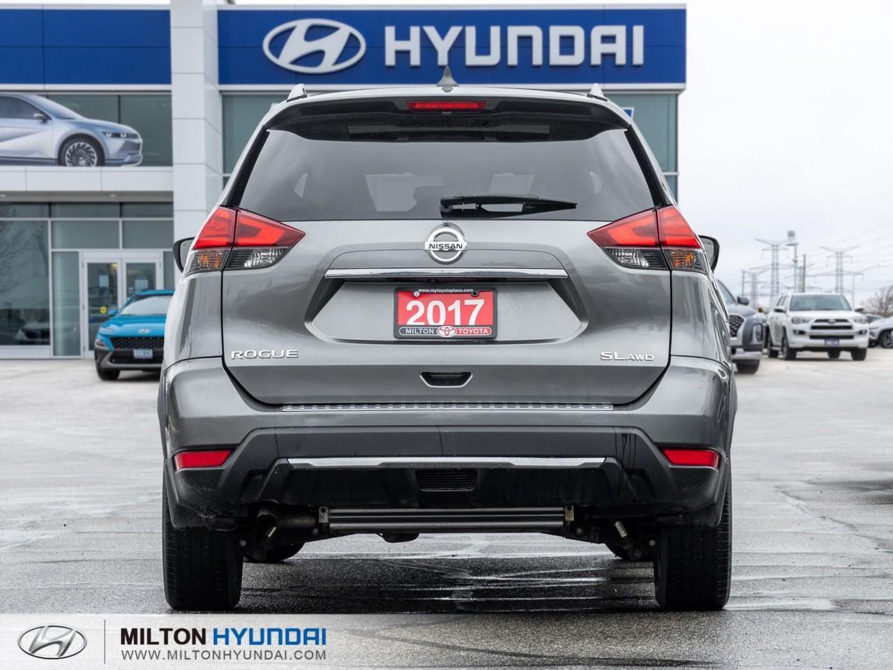 2017 Nissan Rogue SL Platinum 4dr All-wheel Drive Photo