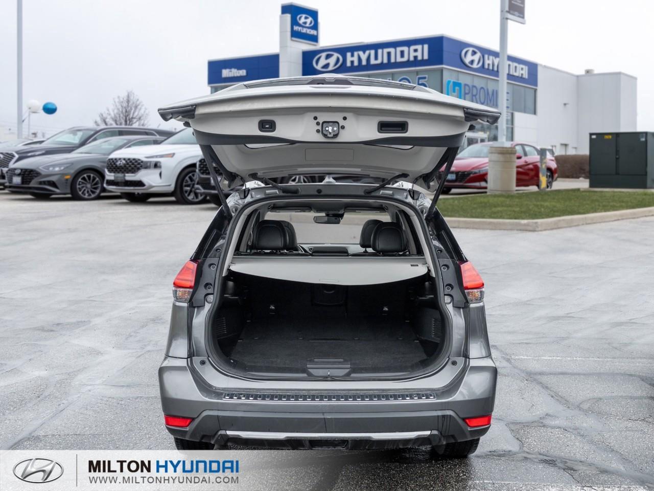 2017 Nissan Rogue SL Platinum 4dr All-wheel Drive Photo