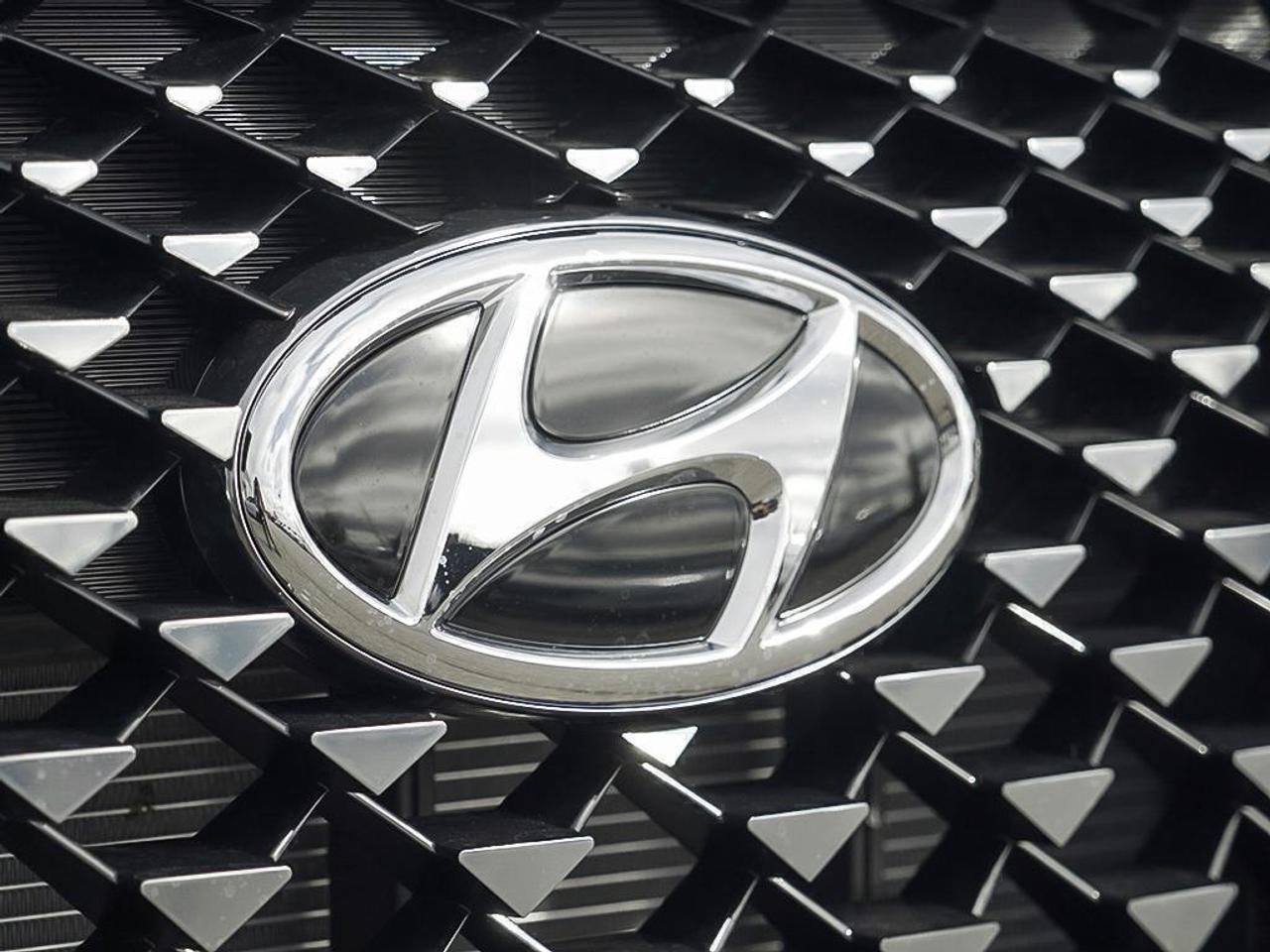 2025 Hyundai Venue Ultimate IVT w/Black Interior Photo