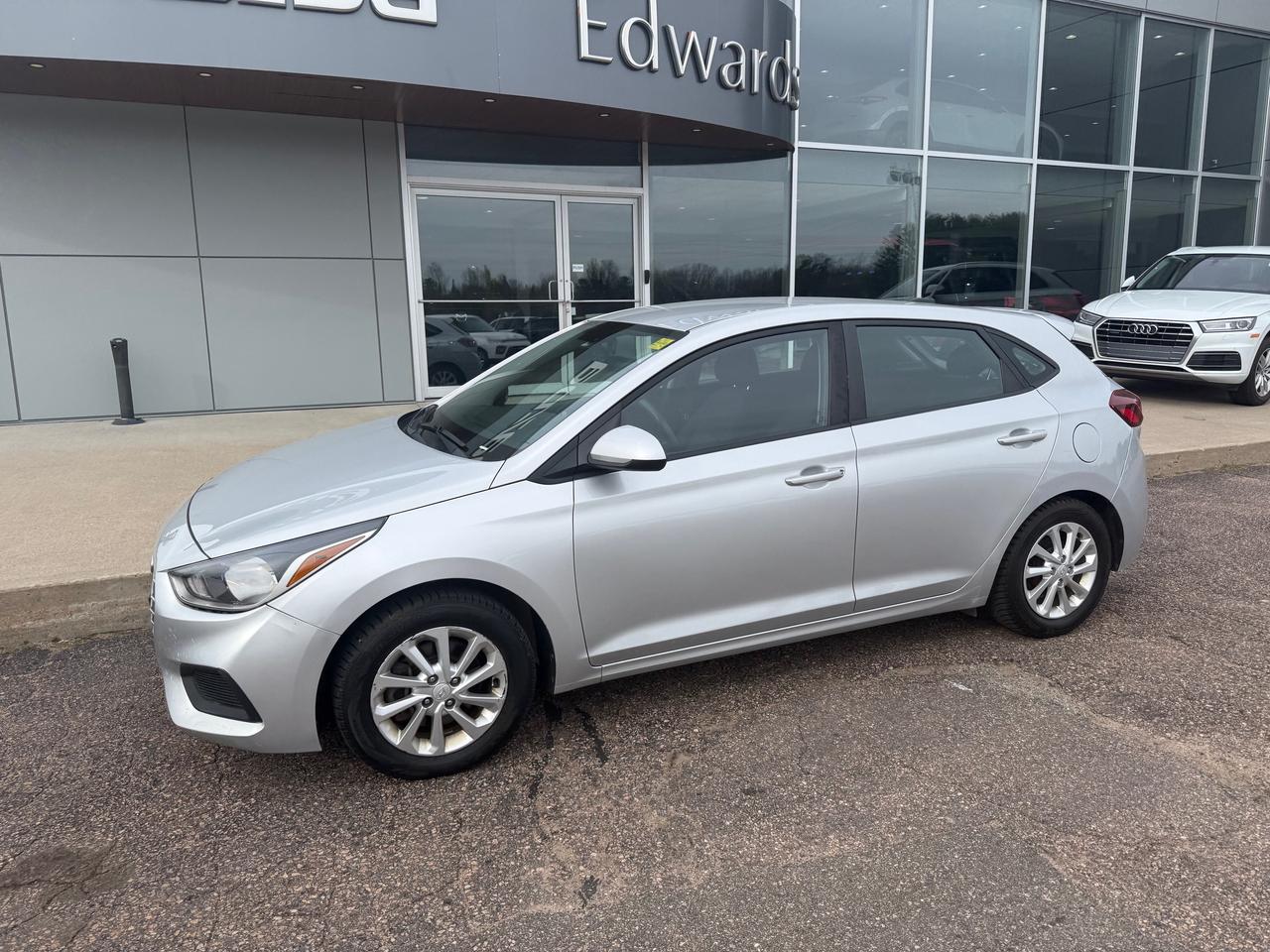 2019 Hyundai Accent Preferred (A6) 4dr Hatchback Photo2