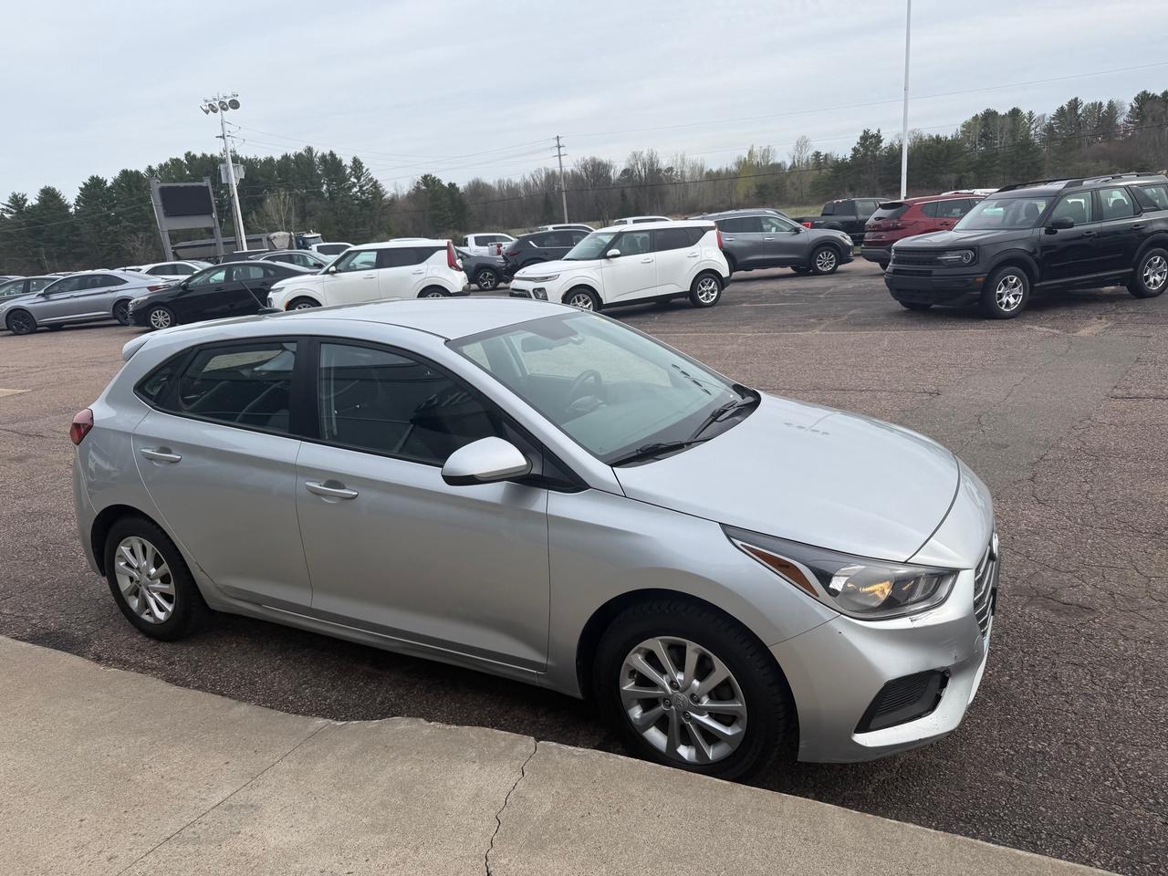 2019 Hyundai Accent Preferred (A6) 4dr Hatchback Photo