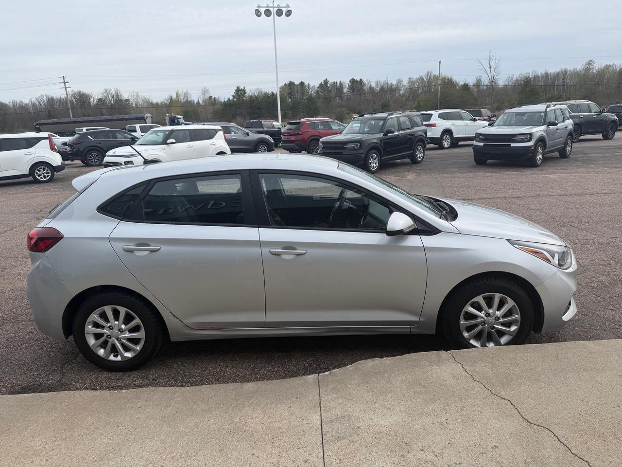 2019 Hyundai Accent Preferred (A6) 4dr Hatchback Photo